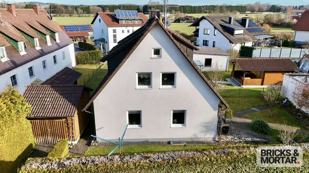 Immobilie in Ursberg - Ihr neues Zuhause in Mindelzell – Doppelhaushälfte mit Garten und zwei Garagen - Bild 2