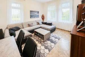Charmante Altbauwohnung mit grünem Balkon & hohen Decken  – Die vollständige Adresse der Immobilie erhältst du vom Anbieter., 70435 Zuffenhausen-Mönchsberg, Stuttgart – Vorschaubild 3