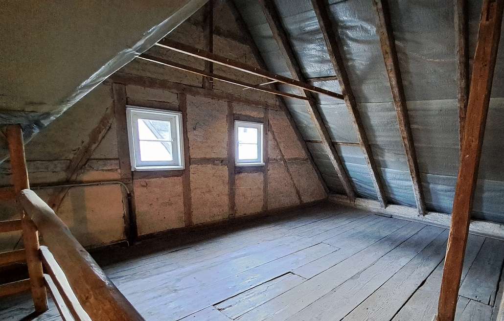 Immobilie in Lonsee - Geräumiges Einfamilienhaus mit Ausbaumöglichkeiten, großem Garten und Garage! - Bild 5