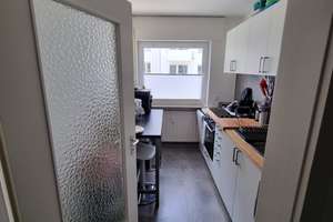 Tolle, helle 3-Zimmerwohnung mit Ostbalkon unweit vom Barbarossaplatz – Die vollständige Adresse der Immobilie erhältst du vom Anbieter., 76137 Südweststadt, Karlsruhe – Vorschaubild 2