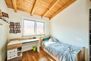 Moderne Doppelhaushälfte mit zwei Terrassen und Garten in ruhiger Wohnlage. – Die vollständige Adresse der Immobilie erhältst du vom Anbieter., 94315 Alburg, Straubing – Vorschaubild 15