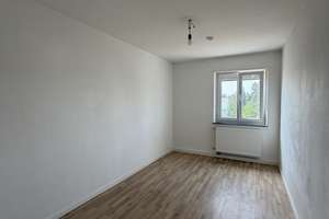 **Besichtigung am 12.08. um 16:45 Uhr**Attraktive 3-ZKB in beliebter Lage von Augsburg-Haunstetten – Hofackerstr. 22, 86179 Haunstetten-West, Augsburg – Vorschaubild 2