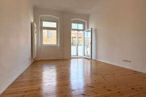Frisch sanierte und renovierte 2-Zimmer Wohnung mit EBK – Gerichtstraße 84, 13347 Gesundbrunnen, Berlin – Vorschaubild 1