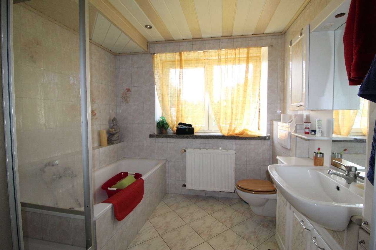 Immobilie in Penig - Wohnhaus mit Nebengebäude zum grundlegenden Ausbau - Bild 4