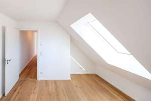 Friedenauer Wohntraum: stilvolles Dachgeschoss mit Aufdachterrasse im Erstbezug! – Bennigsenstraße 5, 12159 Friedenau, Berlin – Vorschaubild 11