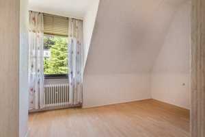 Freistehendes Einfamilienhaus mit schönem Grundstück und Wohlfühlgarantie am Aachener Stadtwald – Aachen – Vorschaubild 16