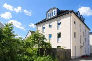 INVESTIEREN IN KLEINZSCHOCHER // Vermietete 3-Raum-Wohnung mit Terrasse, Tageslichtbad & Stellplatz