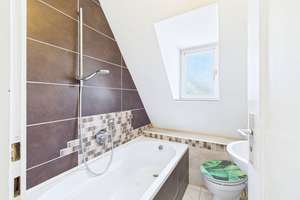* RESERVIERT * ZWEIFAMILIENHAUS MIT VIEL PLATZ UND FLEXIBLER NUTZUNG – Die vollständige Adresse der Immobilie erhältst du vom Anbieter., 90574 Roßtal – Vorschaubild 9