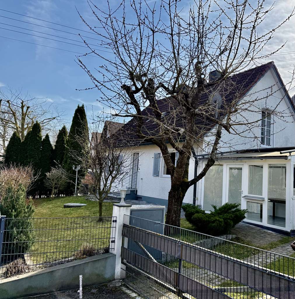 Immobilie in Gablingen - ***Haus mit Charakter sucht neue Ideen – freistehendes Einfamilienhaus mit Potenzial - Bild 3