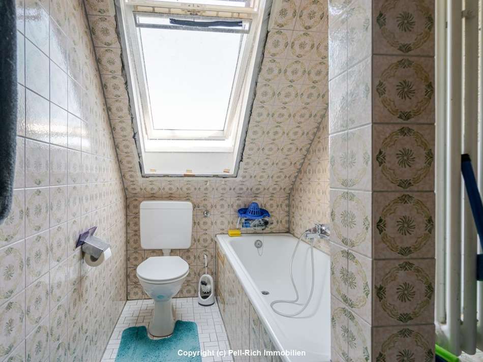 Badezimmer DG links