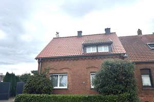 Doppelhaushälfte zur Miete mit Kamin, Einbauküche, Garten, Werkstatt, Zwinger, Garage und Stellplatz