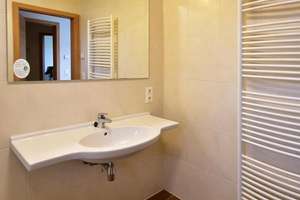 Freistehendes 4-Personen-Ferienhaus mit neuer Küche und 2 Bädern im Ferienresort Cochem (3553) – Am Kellerborn 1-610, 56814 Ediger-Eller – Vorschaubild 12