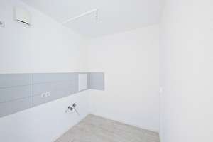 Sanierte 3-Raum-Wohnung mit Badewanne und Balkonkraftwerk – Dr.-Salvador-Allende-Straße 92, 9119 Kappel, Chemnitz – Vorschaubild 8