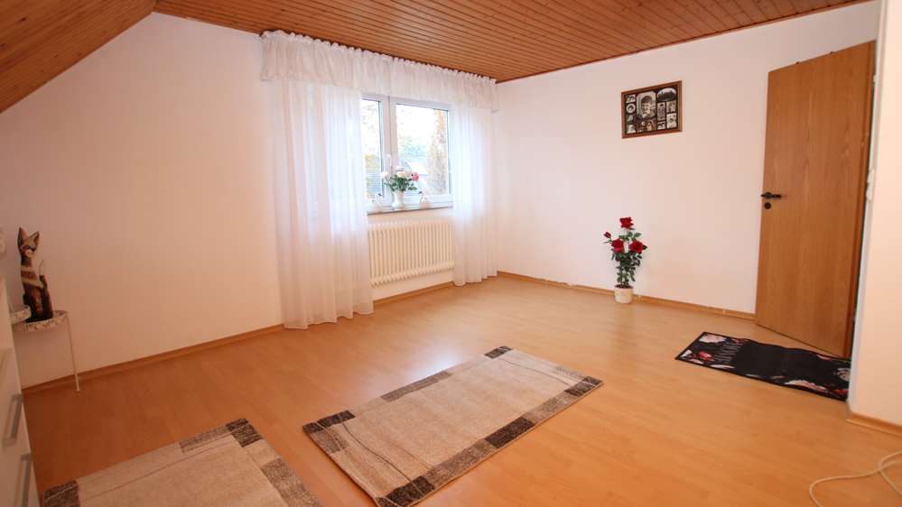 Immobilie in Edewecht - Ein-/Zweifamilienhaus mit großzü. Garten, Garage sowie abtrennbarem Bauplatz in Edewecht-Osterscheps - Bild 3