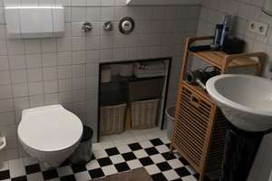 Stilvolle, gepflegte 2-Zimmer-Dachgeschosswohnung mit Balkon und Einbauküche in Stuttgart – Dieterlestraße X, 70469 Feuerbach-Mitte, Stuttgart – Vorschaubild 9