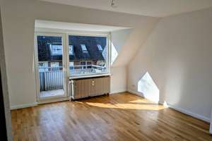 Charmante Dachgeschosswohnung mit sonnigem Balkon - keine Käufercourtage! – Nydamer Weg 3, 22145 Rahlstedt, Hamburg – Vorschaubild 6