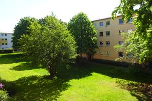 Zum selber gestalten: Unrenovierte 3-Zi.-Whg. mit Balkon und Tageslichtbad in Leherheide im 1. OG