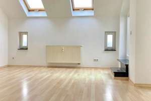 Charmante Kaßberg-Wohnung mit Loggia und wunderschönen Ausblick !! – Eulitzstraße 16, 9112 Kaßberg, Chemnitz – Vorschaubild 2