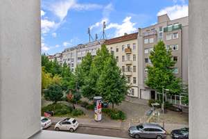 Zeitloser Altbaucharme in Friedrichshain: Bezugsfreie 2-Zimmer-Wohnung im beliebten Nordkiez – 10247 Friedrichshain, Berlin – Vorschaubild 3