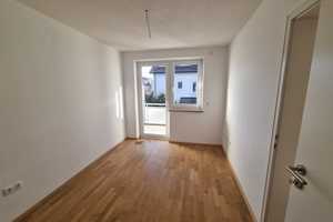 Exklusive 3 Zimmerwohnung mit Einbauküche, Erstbezug nach Kernsanierung – Augsburg – Vorschaubild 2