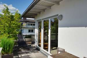 RESERVIERT: Sonnenverwöhnte 3 Zimmer Dachterrassenwohnung in Opladen mit Tiefgaragenstellplatz – Die vollständige Adresse der Immobilie erhältst du vom Anbieter., 51379 Opladen, Leverkusen – Vorschaubild 2