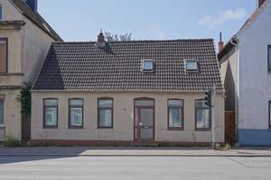 Volksbank Immobilien: Mitten im Geschehen - 
Einfamilienhaus in zentraler Lage!