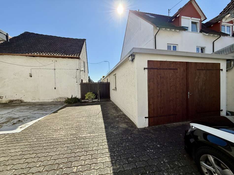 Garage mit Anbau