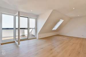 Helle 3-Zimmer-Dachgeschosswohnung mit Balkon in Berlin-Johannisthal – Die vollständige Adresse der Immobilie erhältst du vom Anbieter., 12487 Johannisthal, Berlin – Vorschaubild 1