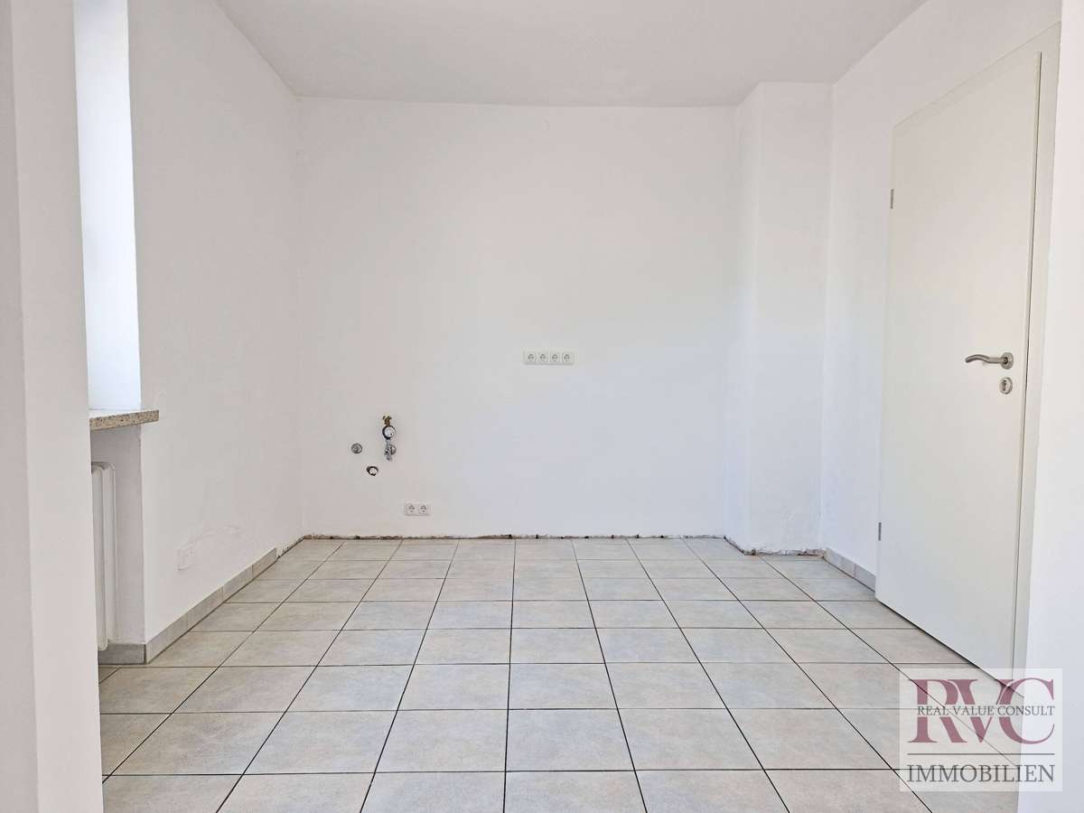 Immobilie in Freilassing - Attraktive Wohnung in Freilassing – hell, modern, Balkon, vielseitig nutzbar für Wohnen oder Gewerbe - Bild 1