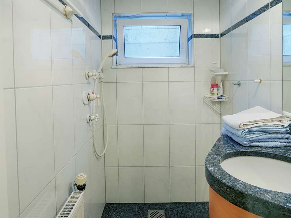 Dusche (UG)