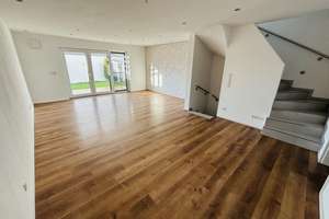 Modernes Einfamilienhaus in Ingolstadt-Friedrichshofen – Bj 2016, KfW-55, hochwertige Ausstattung – Pfingstäcker-Ring 14d, 85049 Friedrichshofen-Hollerstauden, Ingolstadt – Vorschaubild 2