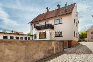 Großzügiges Einfamilienhaus mit Kamin, Balkon, Garage und großem Gestaltungspotenzial in Schönbrunn – Die vollständige Adresse der Immobilie erhältst du vom Anbieter., 96185 Schönbrunn im Steigerwald – Vorschaubild 3