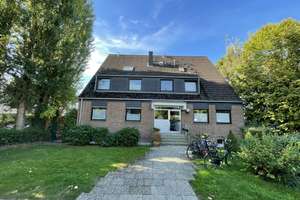 5*-Zimmer-Wohnung im Lotharviertel Niederkassel  mit Garten und Garage