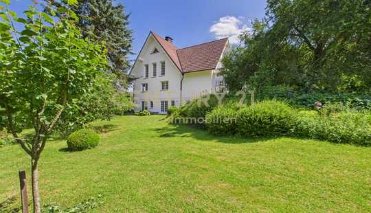 Bild von Wohnen im Grünen – Weitläufiges Anwesen mit 9 Zimmern, Waldpanorama und viel Raum zur Entfaltung