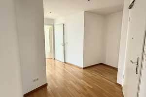 Exklusiver Neubau in München-Schwabing: Moderne 4-Zimmer-Wohnung mit Einbauküche und zwei Balkone