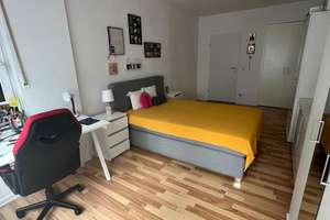 Stilvoll modernisiert: 2-Zimmer-Wohnung in Solingen-Wald
