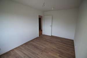 Ruhig wohnen in der Stadt
3-Zimmer-Wohnung mit Balkon und herrlichem Ausblick – auch ideal für Eige – Die vollständige Adresse der Immobilie erhältst du vom Anbieter., 94034 Grubweg, Passau – Vorschaubild 7