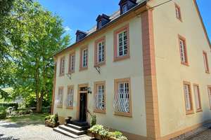Geräumiges Einfamilienhaus mit 8 Zimmern in Osann-Monzel – Die vollständige Adresse der Immobilie erhältst du vom Anbieter., 54518 Osann-Monzel – Vorschaubild 1