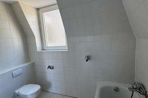 "GOOD NEWS" IM NORDEND: Sonnige  Altbauwohnung mit 2 Zimmern und Tageslichtbad -sofort frei-. – 60318 Nordend-West, Frankfurt am Main – Vorschaubild 9