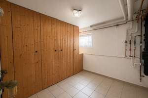 Wohnen auf versetzten Ebenen: Gepflegter Bungalow mit Garten und Garage – Die vollständige Adresse der Immobilie erhältst du vom Anbieter., 90455 Kornburg, Worzeldorf, Nürnberg – Vorschaubild 15