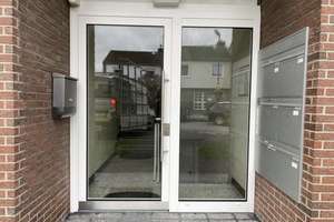 Gemütliche helle moderne  Wohnung mit Balkon, EBK  & PKW-Stellplatz in ruhiger Lage v. Lörick – 40547 Lörick, Düsseldorf – Vorschaubild 3