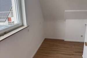 5-Zimmer-Wohnung mit separatem Büro, Terrasse, Keller & optionaler Garage in Stuttgart-Plieningen – Vordere Schafstraße 8a, 70599 Plieningen (Ortsteil), Stuttgart – Vorschaubild 7