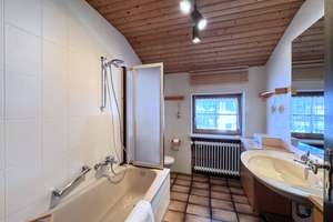 Luxuriöses Landhaus (DHH) *** 3 Bäder, offener Kamin, Sauna, Schwimmbad und großer Garten in Toplage – Die vollständige Adresse der Immobilie erhältst du vom Anbieter., 83246 Unterwössen – Vorschaubild 24