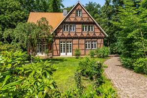 Repräsentatives Landhaus in Bestlage - Stil, Raum & Privatsphäre für höchste Ansprüche – Die vollständige Adresse der Immobilie erhältst du vom Anbieter., 21521 Wohltorf – Vorschaubild 1