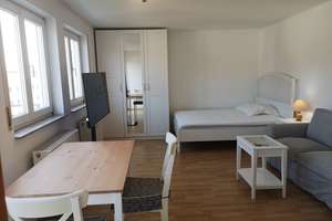 Helle 1-Zimmerwohnung mit Balkon, EBK, Stellplatz in Fellbach, S-Bahn Nähe – Pestalozzistraße 94, 70736 Fellbach – Vorschaubild 2