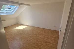 Renovierte 6-Zimmer-Dachgeschosswohnung im Altbau in Offenbach am Main – 63065 Wilhelmschule, Offenbach am Main – Vorschaubild 4