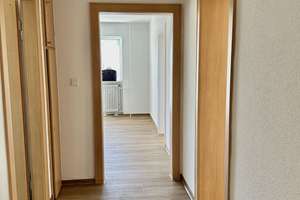 EINZIEHEN UND WOHLFÜHLEN: HELLE UND GEPFLEGTE WOHNUNG MIT BALKON UND NEUER AUSSTATTUNG – Erlenweg 15, 65187 Biebrich, Wiesbaden – Vorschaubild 11