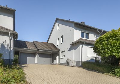 Moderne 3-Zimmer-OG Wohnung mit Balkon und Einbauküche in ruhiger Lage von Körle