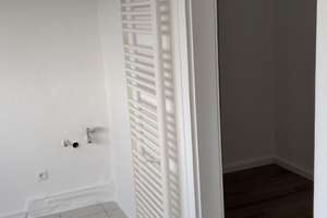 Schöne, teilrenovierte 2 Raum DG - Wohnung in zentraler Lage – Katzenbruch 13, 46047 Bermensfeld, Oberhausen – Vorschaubild 4