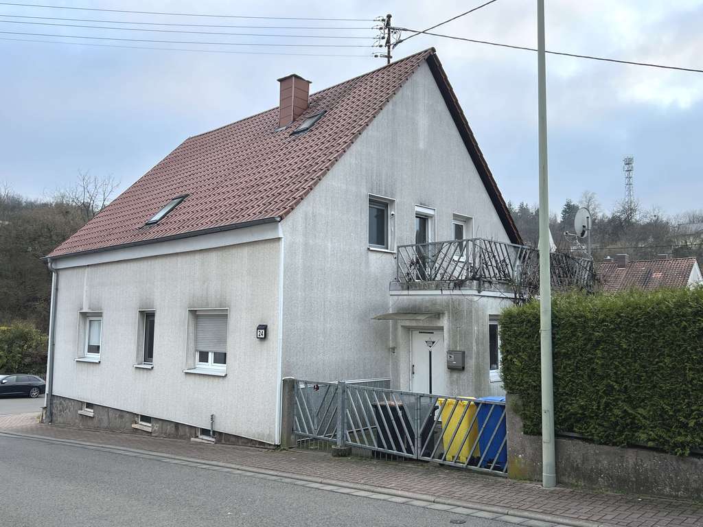 Immobilie in Zweibrücken - Attraktives Einfamilienhaus im Herzen von Wattweiler - Bild 0